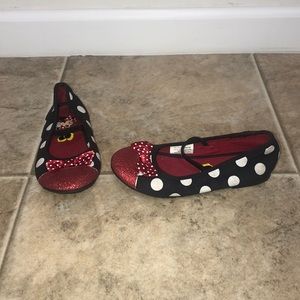 Minnie Mouse shoes